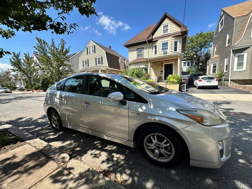 2010 Toyota Prius III