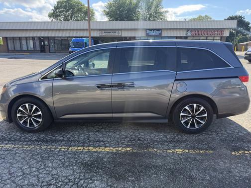 Gray 2014 Honda Odyssey LX