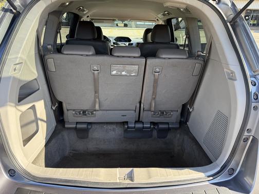 Gray 2014 Honda Odyssey LX