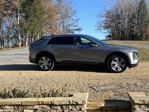 2024 Cadillac LYRIQ Tech