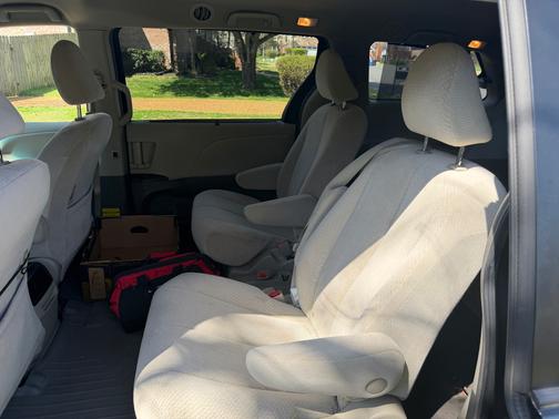 2011 Toyota Sienna LE