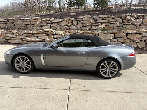 2007 Jaguar XKR Base