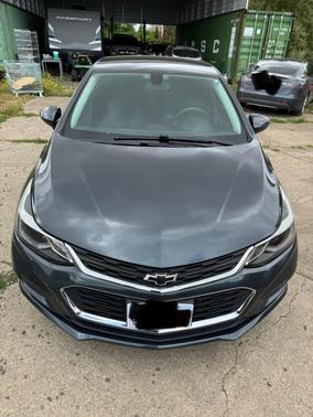 Gray 2018 Chevrolet Cruze LT