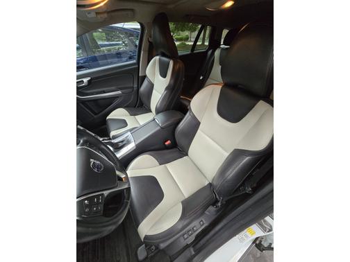2017 Volvo V60 Cross Country T5 Platinum