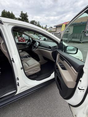 White 2019 Honda Odyssey EX-L
