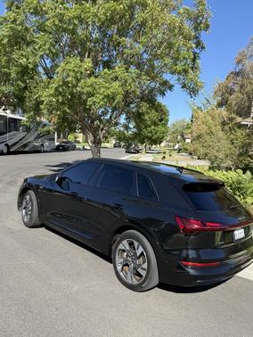 Black 2021 Audi e-tron Premium
