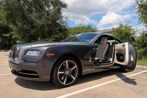 Gray 2014 Rolls-Royce Wraith Base