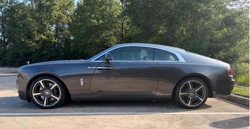 Gray 2014 Rolls-Royce Wraith Base
