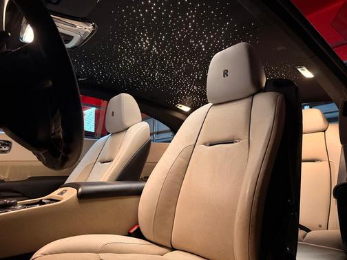 Gray 2014 Rolls-Royce Wraith Base