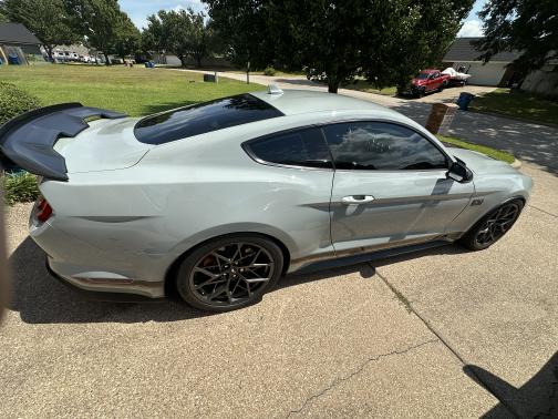 2022 Ford Mustang Mach 1
