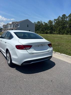 White 2015 Chrysler 200 Limited
