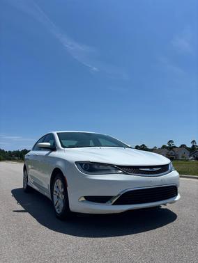 White 2015 Chrysler 200 Limited