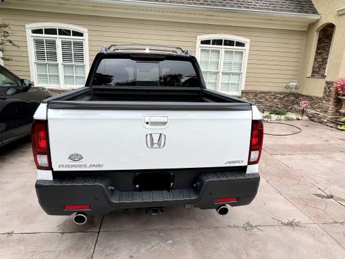 Photo 4 of 11 of 2022 Honda Ridgeline Black Edition