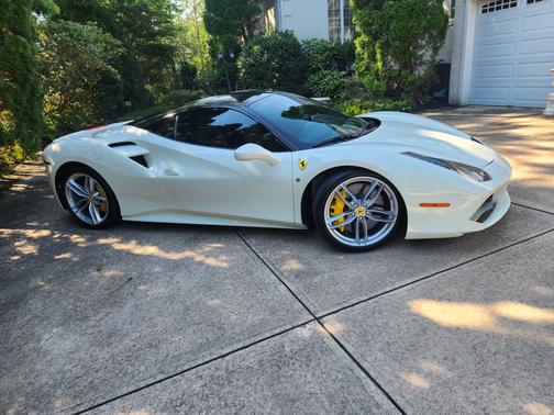 2019 Ferrari 488 GTB Base