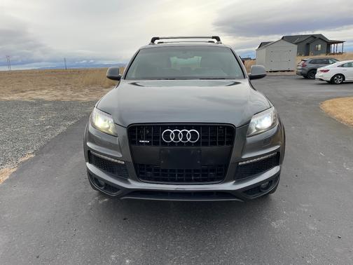 Gray 2014 Audi Q7 3.0T S line Prestige