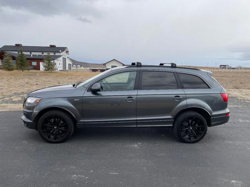 Gray 2014 Audi Q7 3.0T S line Prestige