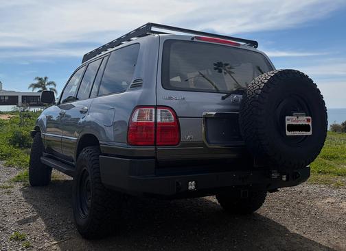 2001 Lexus LX 470 Base