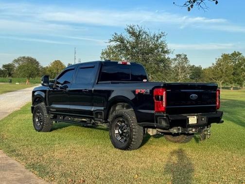 Black 2024 Ford F-250 Lariat