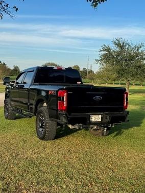 Black 2024 Ford F-250 Lariat