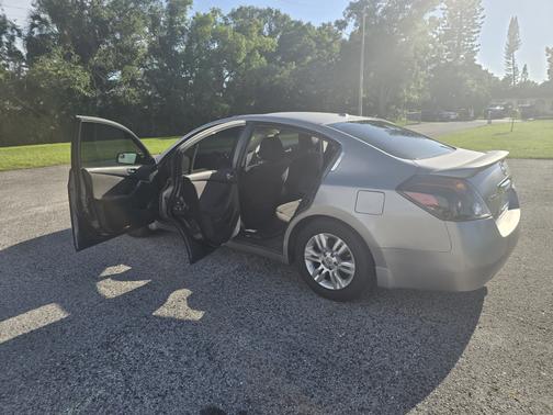 2010 Nissan Altima 2.5 S