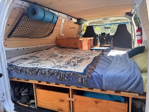 White 2014 Ford E150 Cargo