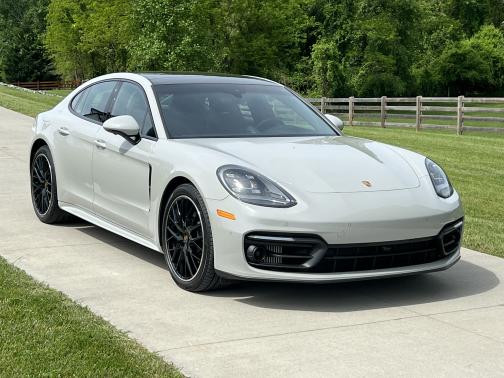 2022 Porsche Panamera 4