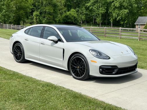 2022 Porsche Panamera 4