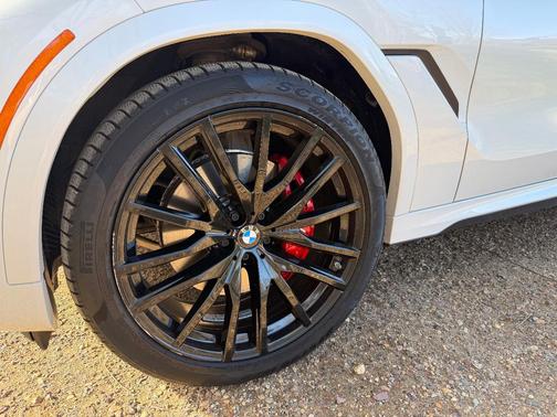 White 2022 BMW X6 xDrive40i