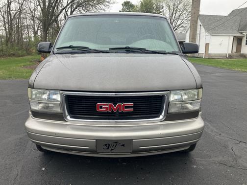 2003 GMC Safari Base