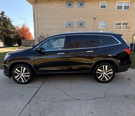 Black 2018 Honda Pilot Touring
