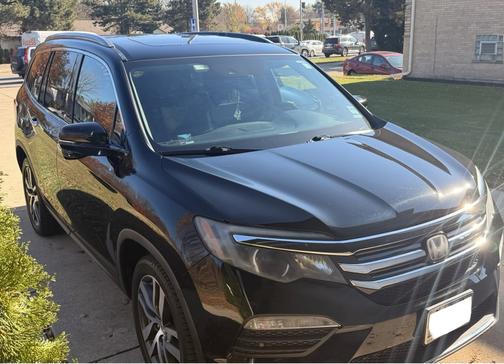 Black 2018 Honda Pilot Touring