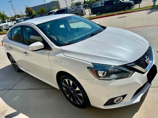 White 2019 Nissan Sentra SR