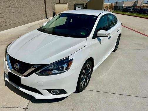 White 2019 Nissan Sentra SR