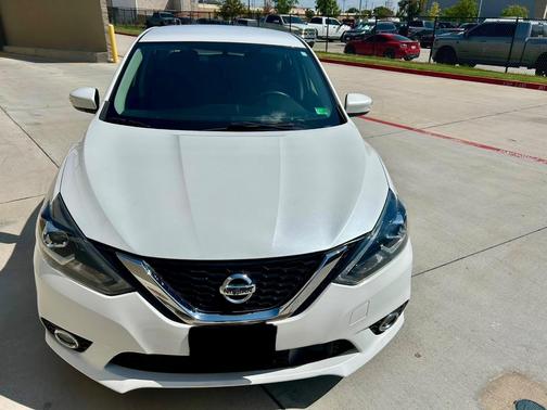 White 2019 Nissan Sentra SR