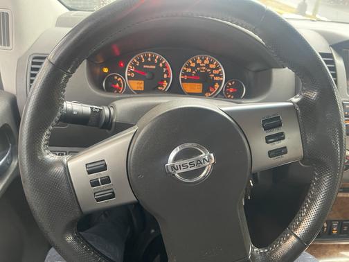 2006 Nissan Pathfinder LE