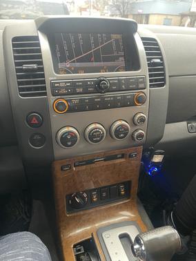 2006 Nissan Pathfinder LE