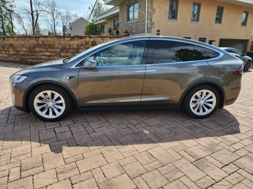 2016 Tesla Model X 90D