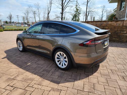 2016 Tesla Model X 90D