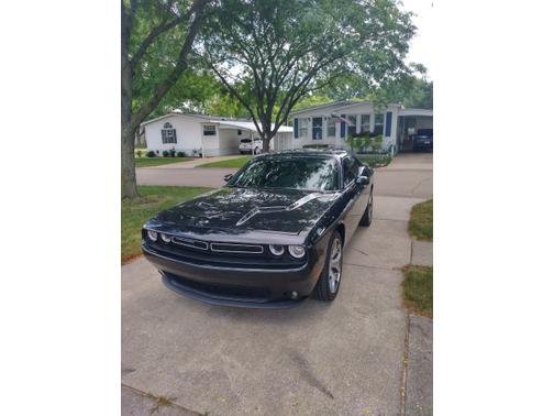 2015 Dodge Challenger SXT Plus