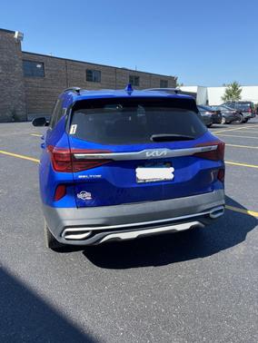 Blue 2022 Kia Seltos S