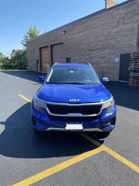 Blue 2022 Kia Seltos S