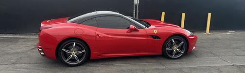 Red 2013 Ferrari California Base
