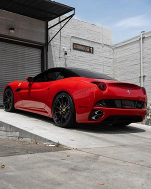 Red 2013 Ferrari California Base