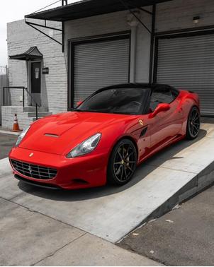 Red 2013 Ferrari California Base