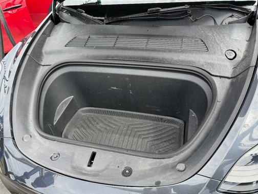 Gray 2024 Tesla Model Y Long Range