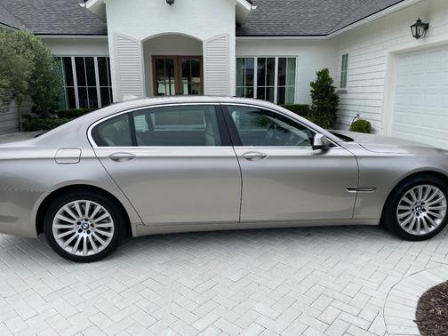 Beige 2009 BMW 750 Li