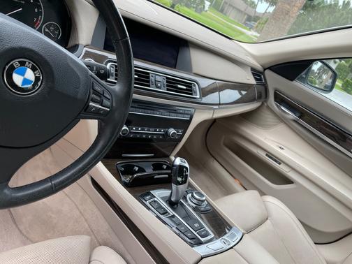 Beige 2009 BMW 750 Li