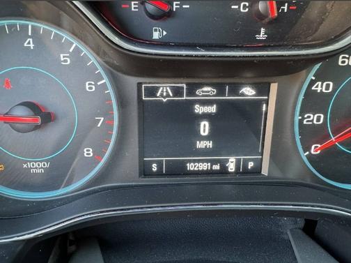 Silver 2017 Chevrolet Cruze LS