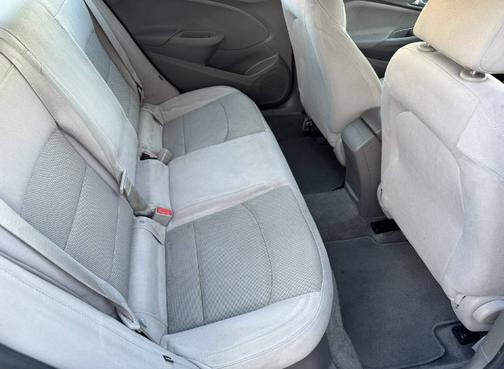 Silver 2017 Chevrolet Cruze LS