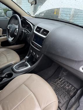 White 2012 Dodge Avenger SXT